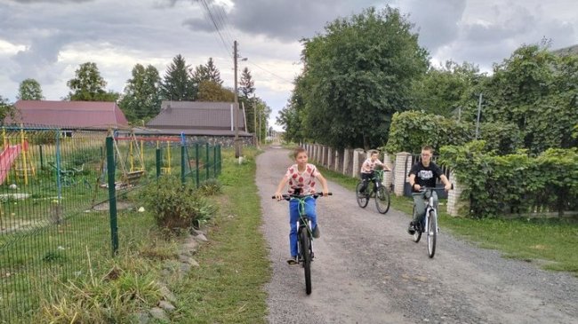 Родина з Волині виховує 13 дітей, з яких 10 - прийомні. ВІДЕО