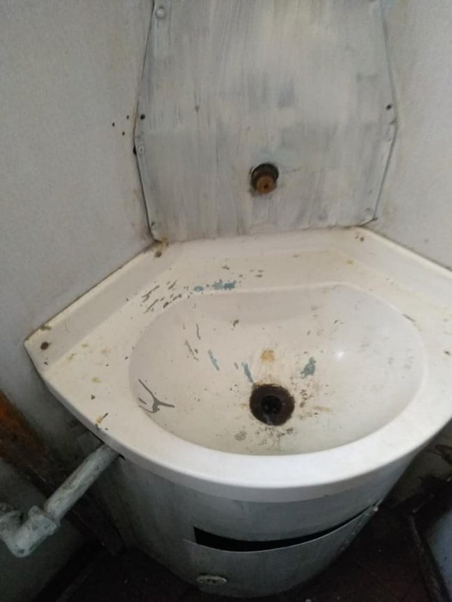 В мережі показали жахливі умови потяга «Ковель-Заболоття». ФОТО