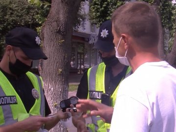 Водію авто загрожує понад пів тисячі гривень штрафу, бо не пропустив «швидку» у Луцьку