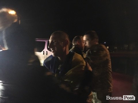 Нарешті вдома! У Луцьку зустріли звільнених з полону. ФОТО