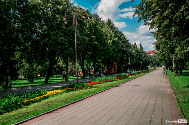 Літо у луцькому парку. ФОТО