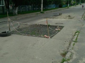 «Луцьктепло» знову змушують прибрати за собою. ФОТО