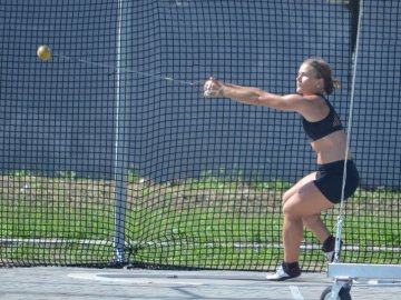 В новозбудованому центрі для метань у Луцьку проходить чемпіонат міста з легкої атлетики