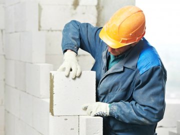 Поради будівельника: з чого волинянам збудувати міцний та теплий будинок 