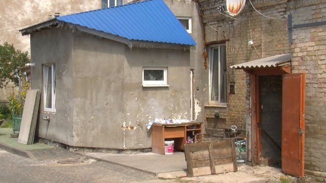 «Діти сплять по двоє»: як живе багатодітна родина з Луцька, яка попросила у Зеленського квартиру. ВІДЕО