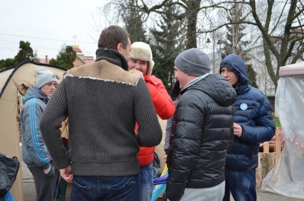 Луцький Євромайдан: люди виходять на віче