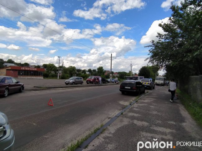 У Рожищі – ДТП за участю двох маршруток та мотоцикліста. ФОТО