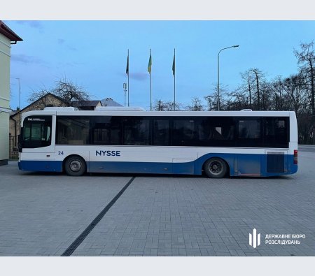 На Львівщині затримали посадовця, який вимагав 100 тисяч у волонтера