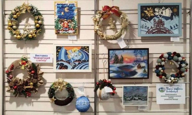 Новорічний виріб волинянки поповнив виставку у Верховній Раді