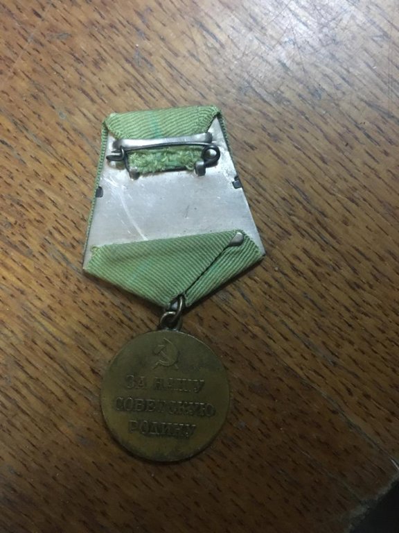 Понад тисяча пачок цигарок і медалі часів СРСР: на «Ягодині» затримали двох водіїв «Сетри» із незаконним багажем. ФОТО