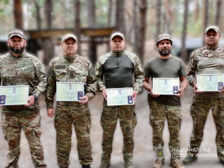 На Волині поліцейським стрілецького батальйону вручили державні відзнаки