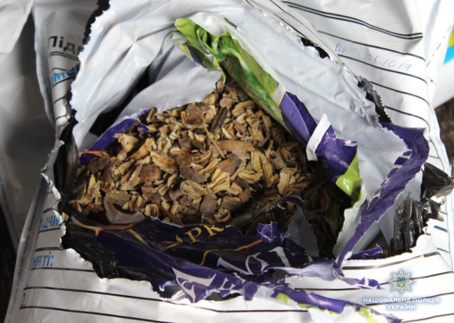 Ковельські поліцейські знищили наркотики-речдоки. ФОТО