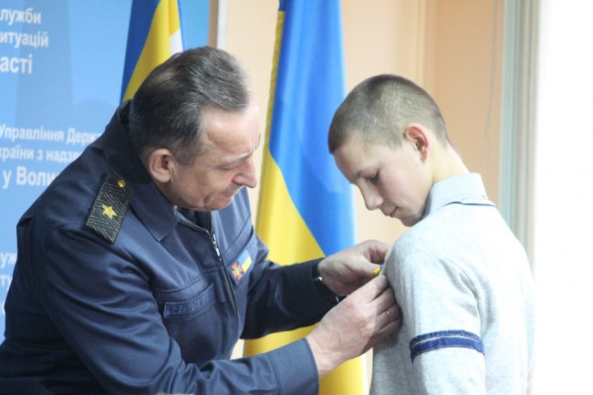 На Волині нагородили школяра, який врятував 8-річного хлопчика. ФОТО