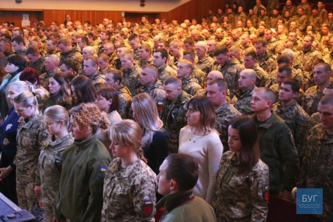 У Володимирі-Волинському урочисто вітали військових, які повернулися з ООС