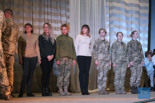 У Володимирі-Волинському урочисто вітали військових, які повернулися з ООС