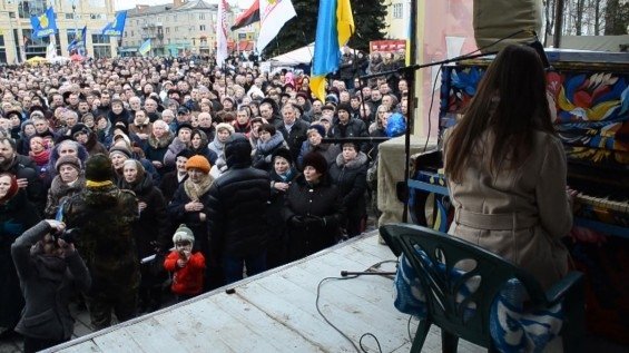 У Луцьку грали на революційному піаніно. ФОТО. ВІДЕО