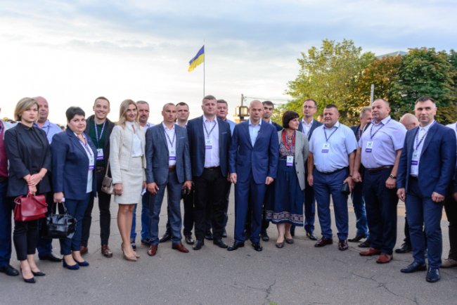 «Ми об’єдналися, щоб помирити українців»: найцікавіше з виступу Ігоря Палиці на з’їзді партії «ЗА Майбутнє»