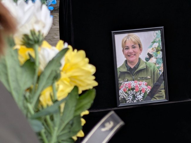 Загинула внаслідок авіаційного удару: на Волині попрощалися з військовослужбовицею Мариною Ізотовою