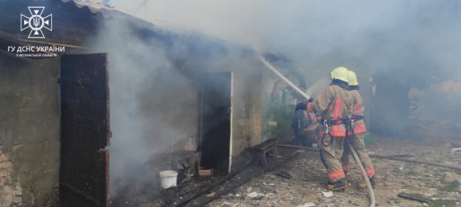 На Волині горіли дві господарські споруди та сіно. ФОТО