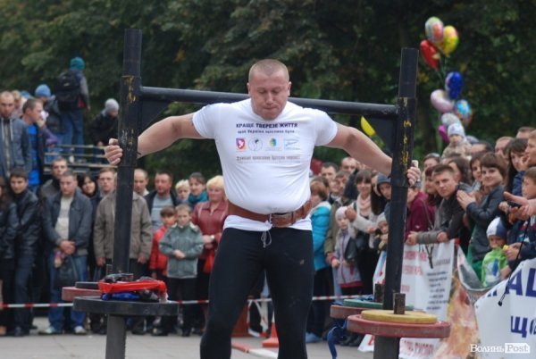 Як у Луцьку змагалися силачі. ФОТО