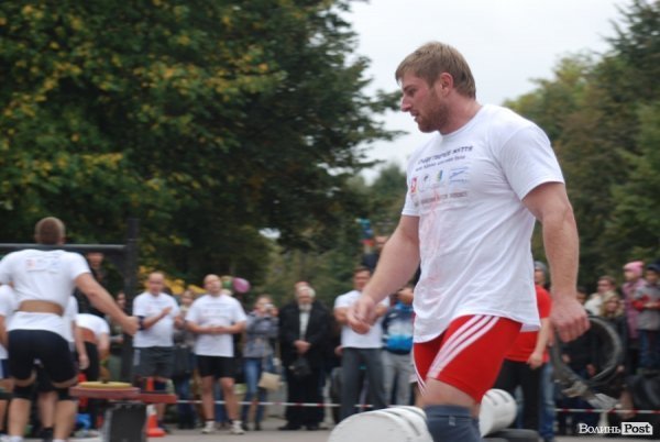 Як у Луцьку змагалися силачі. ФОТО