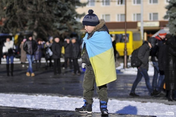 Віче на луцькому Євромайдані. ФОТО