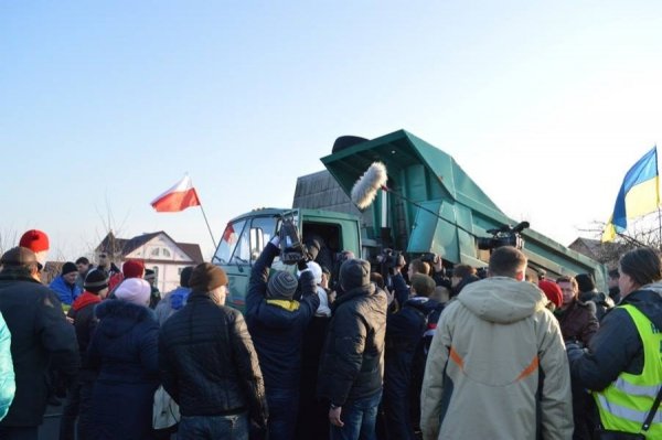 Як пікетували маєток Пшонки. ФОТО