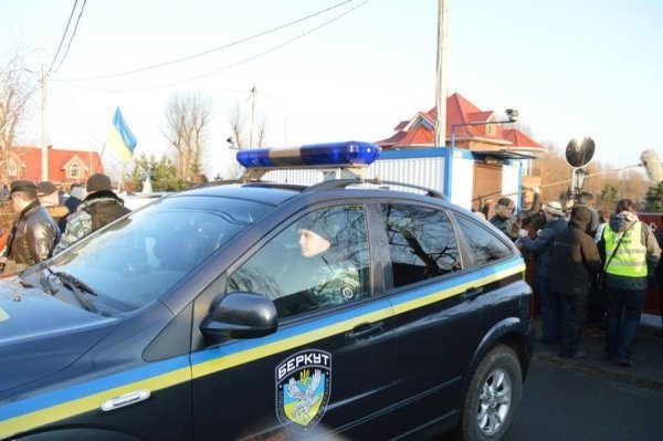 Як пікетували маєток Пшонки. ФОТО