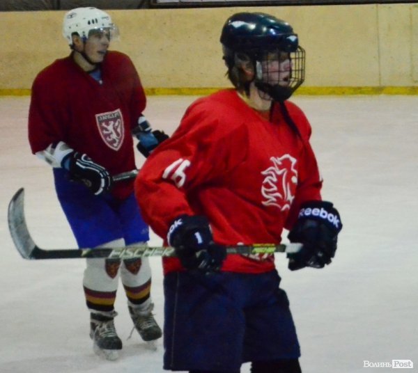 За підтримки УДАРу на Волині визначили кращих хокеїстів. ФОТО*