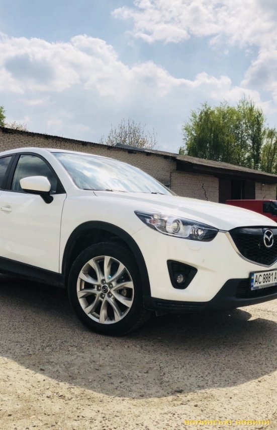 У Луцьку вночі викрали  Mazda
