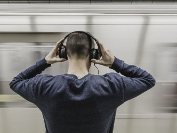 Заборонити російську музику на радіо та ТВ: у Раді зареєстрували законопроєкт