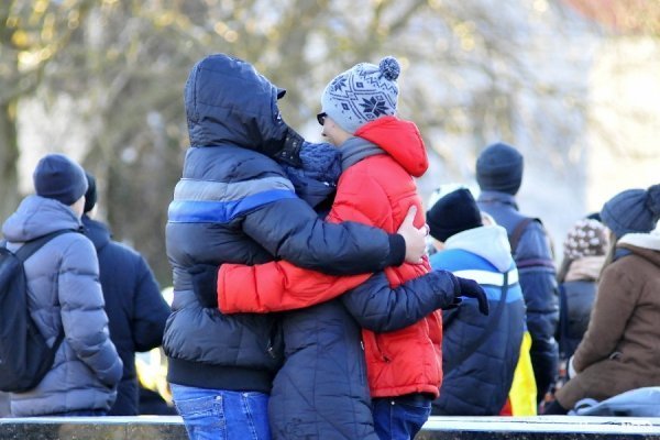 Любов на луцькому Євромайдані. ФОТО