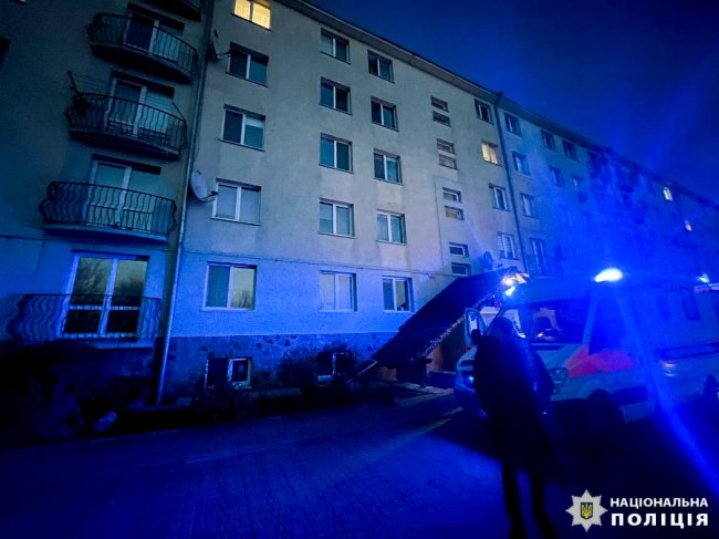 Сперся на москітну сітку: на Рівненщині загинув 5-річний хлопчик, який випав з вікна багатоповерхівки
