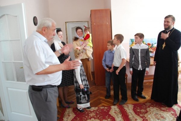 Як волинські священики на Великдень  займалися благодійністю. ФОТО