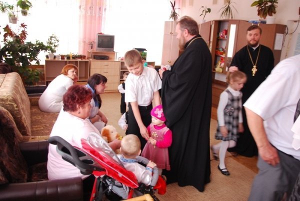 Як волинські священики на Великдень  займалися благодійністю. ФОТО