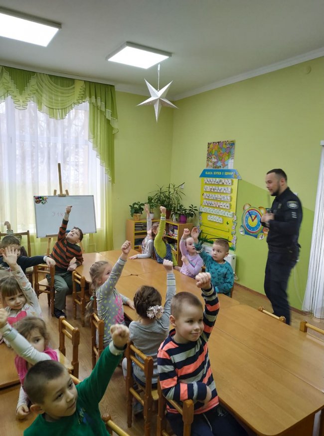 Радісні вигуки в рацію та захват в очах: як малечу Гіркої Полонки вчили безпеці руху