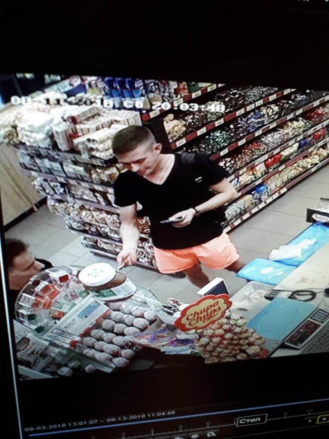 «Латексним злодюгам», які вкрали презервативи під Луцьком, поставили ультиматум