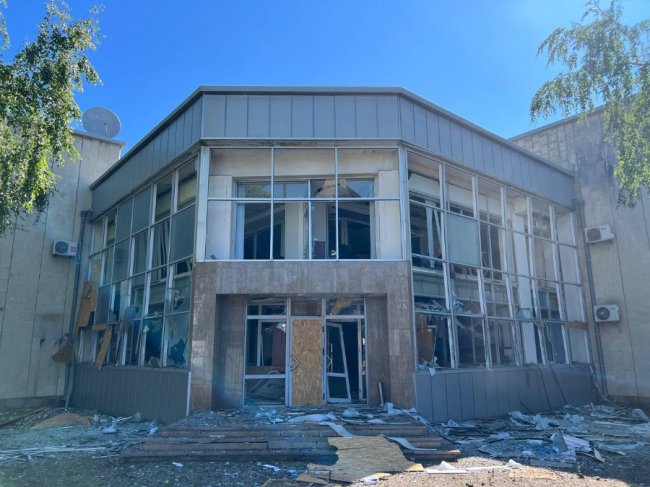 Обстріл Миколаєва: російські ракети поцілили в автосалон