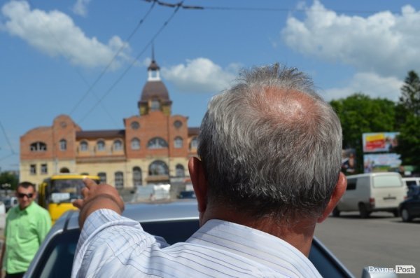 Мир клумбам, війна кіоскам: у Луцьку кардинально змінюють Привокзальну площу