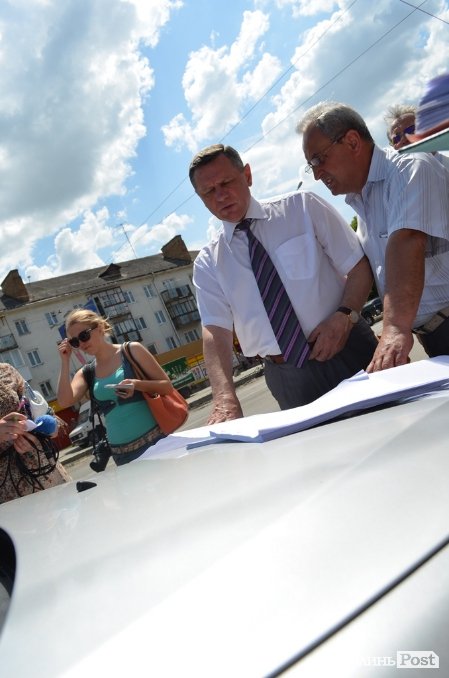 Мир клумбам, війна кіоскам: у Луцьку кардинально змінюють Привокзальну площу