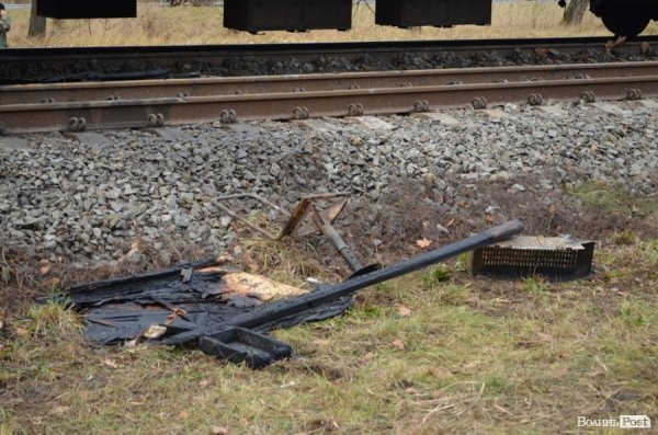 На Волині поїзд влетів у вантажівку і загорівся: подробиці аварії. ФОТО