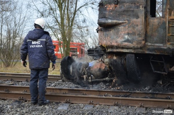 На Волині поїзд влетів у вантажівку і загорівся: подробиці аварії. ФОТО