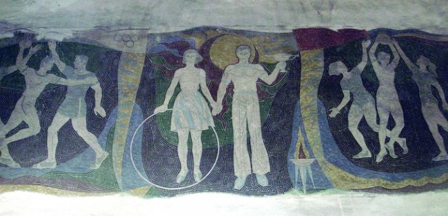 Радянські мозаїки на фасадах луцьких будинків. ФОТО