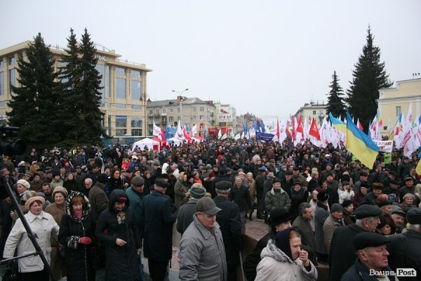 «Вставай, Україно» у Луцьку: обличчя протесту. ФОТО