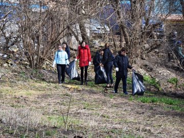 Великдень близько: Луцьк почали «зачищати» від сміття. ФОТО