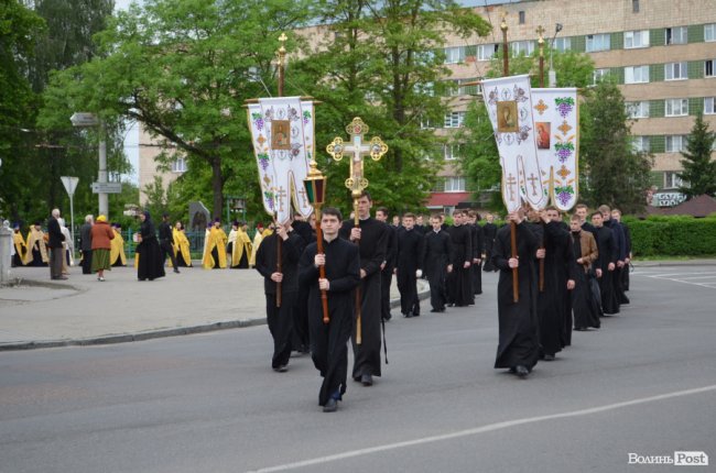 У Луцьку хресною ходою пройшли прихильники церкви Московського патріархату. ФОТО