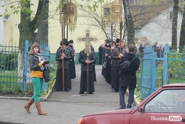 Страсний хресний хід у Луцьку. ФОТО