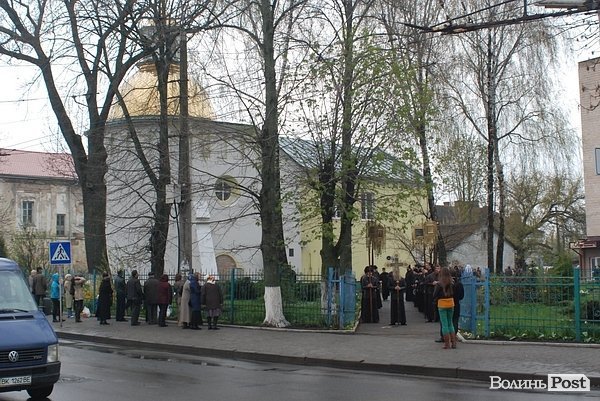 Страсний хресний хід у Луцьку. ФОТО