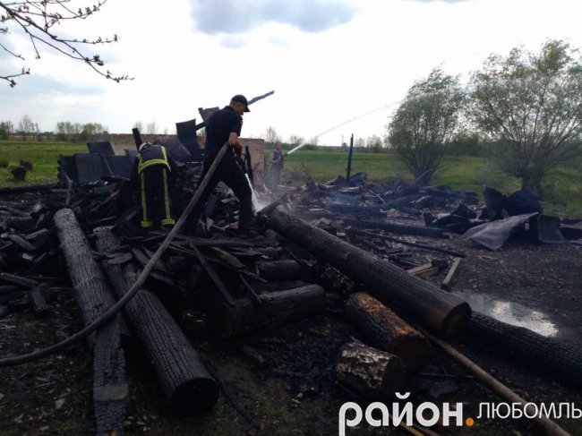 У селі на Волині через дитячі пустощі з вогнем дотла згорів хлів