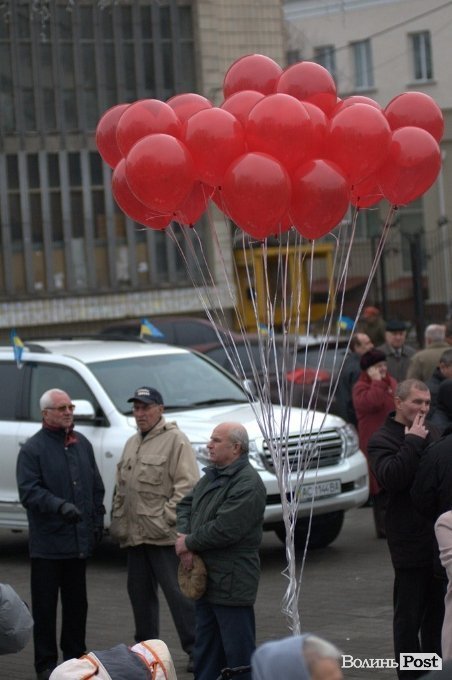 Народне віче «За європейську Україну!» в Луцьку. ФОТО